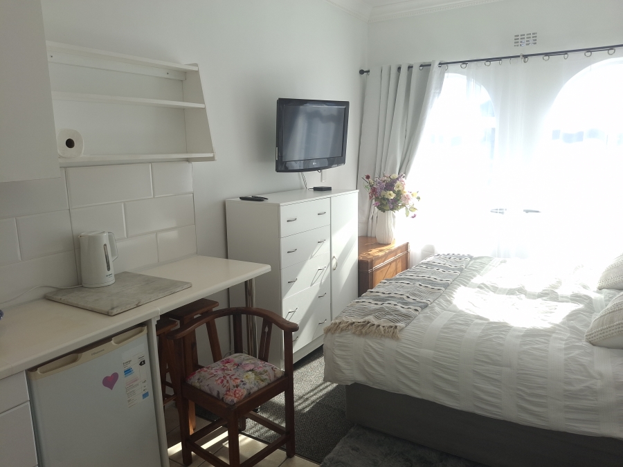 To Let 1 Bedroom Property for Rent in Fish Hoek Western Cape